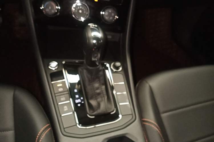 Used Volkswagen Bora 2026 200TSI DSG Yuexing Navigation Edition Gear Lever