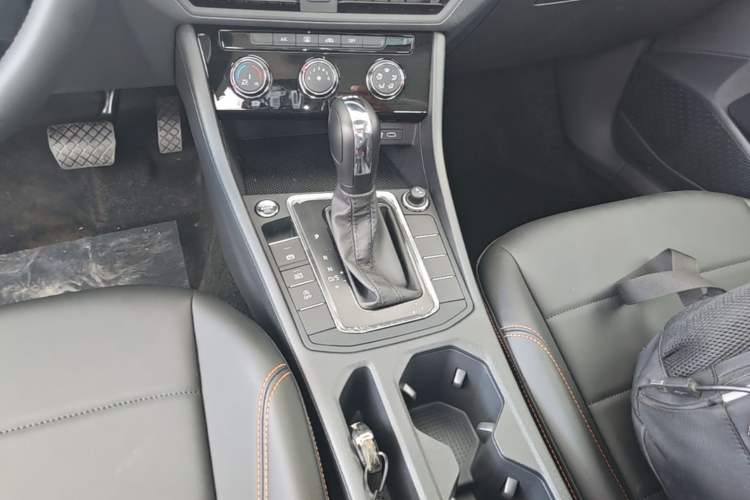Used Volkswagen Bora 2026 200TSI DSG Yuexing Navigation Edition Gear Lever