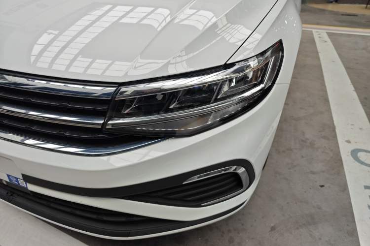 Used Volkswagen Bora 2026 200TSI DSG Yuexing Navigation Edition Left Front Headlight