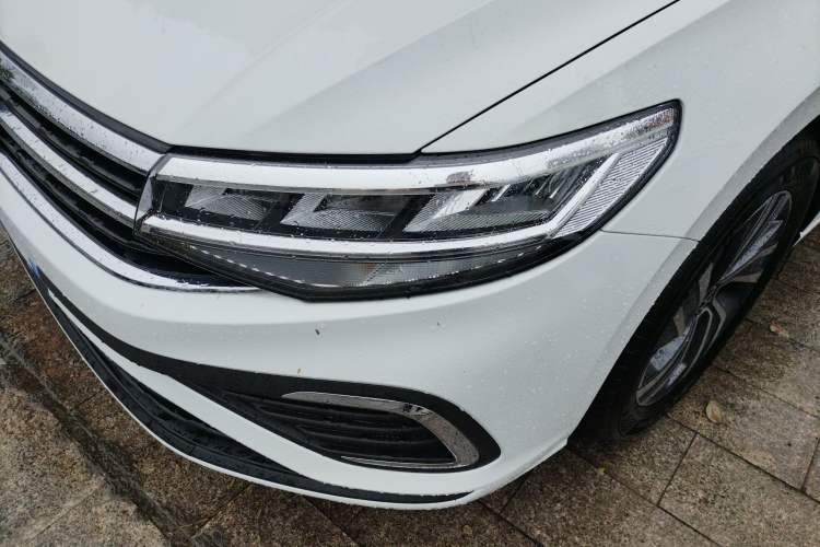Used Volkswagen Bora 2026 200TSI DSG Yuexing Navigation Edition Left Front Headlight