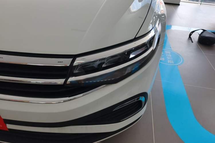 Used Volkswagen Bora 2026 200TSI DSG Yuexing Navigation Edition Left Front Headlight