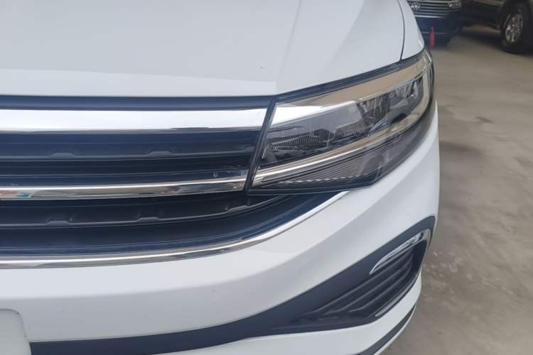 Used Volkswagen Bora 2026 200TSI DSG Yuexing Navigation Edition Left Front Headlight