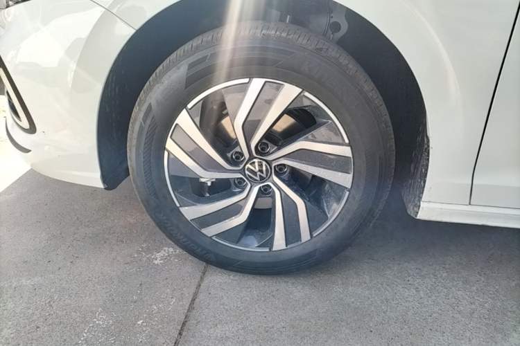 Used Volkswagen Bora 2026 200TSI DSG Yuexing Navigation Edition Left Front Wheel Hub