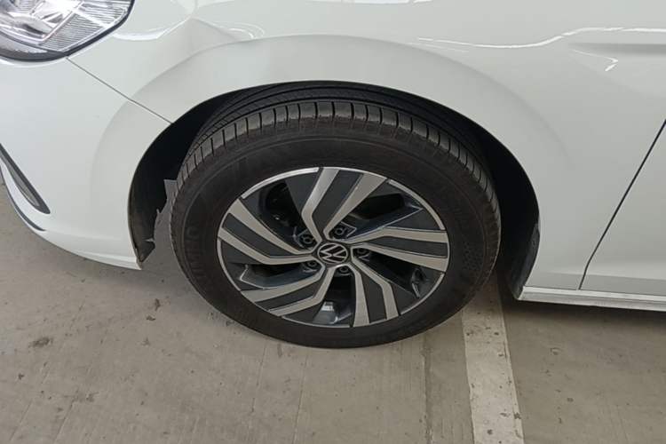 Used Volkswagen Bora 2026 200TSI DSG Yuexing Navigation Edition Left Front Wheel Hub