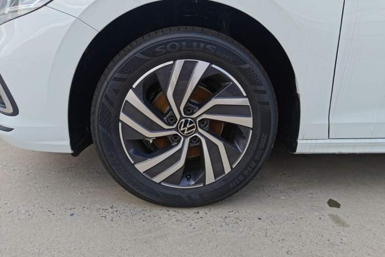 Used Volkswagen Bora 2026 200TSI DSG Yuexing Navigation Edition Left Front Wheel Hub