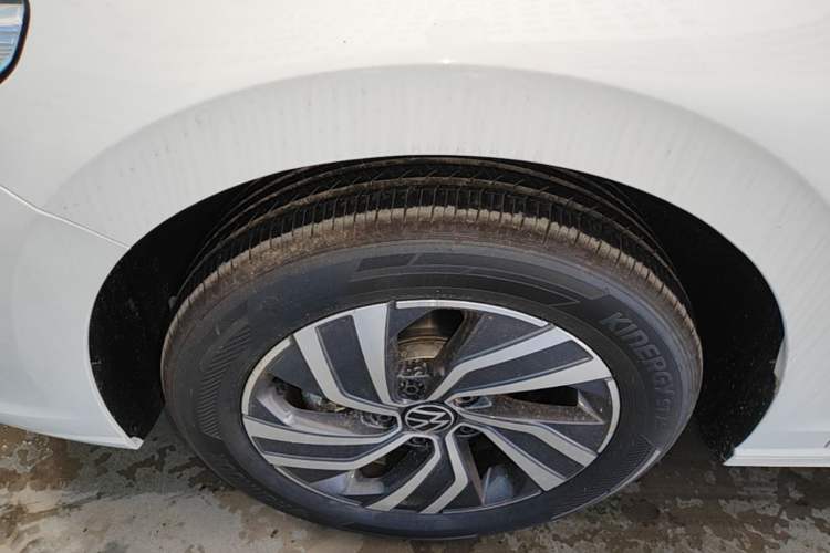 Used Volkswagen Bora 2026 200TSI DSG Yuexing Navigation Edition Left Front Wheel Hub