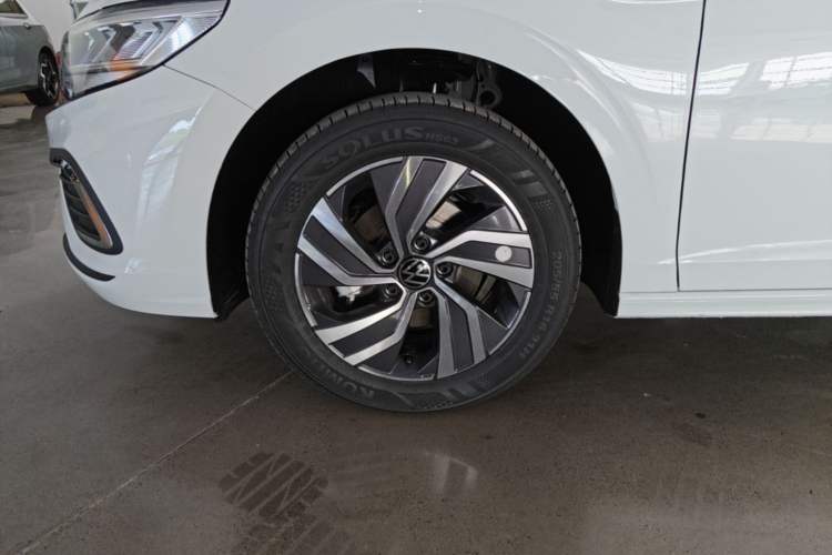 Used Volkswagen Bora 2026 200TSI DSG Yuexing Navigation Edition Left Front Wheel Hub