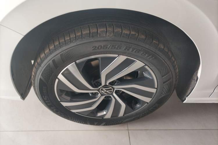 Used Volkswagen Bora 2026 200TSI DSG Yuexing Navigation Edition Left Front Wheel Hub