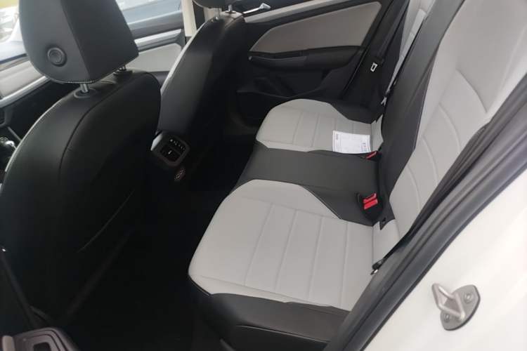 Used Volkswagen Bora 2026 200TSI DSG Yuexing Navigation Edition Left Rear Seat