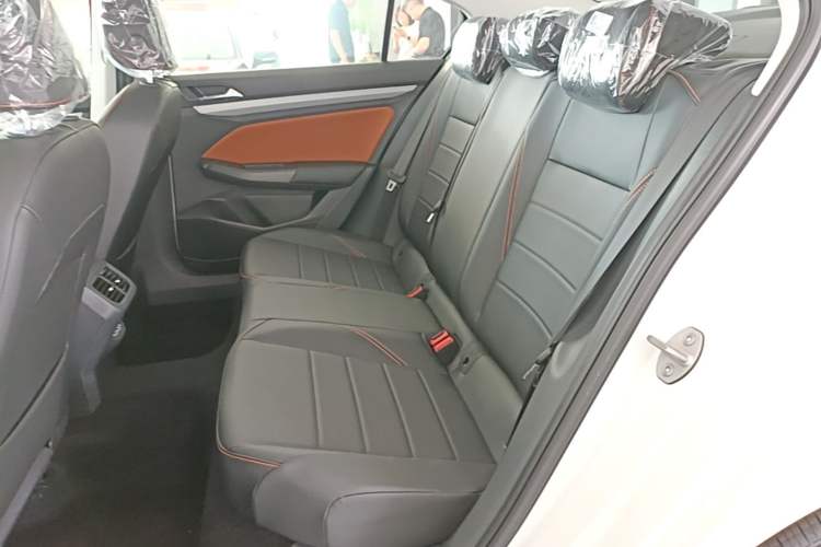 Used Volkswagen Bora 2026 200TSI DSG Yuexing Navigation Edition Left Rear Seat