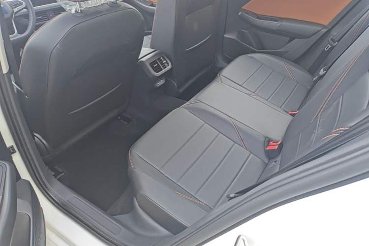 Used Volkswagen Bora 2026 200TSI DSG Yuexing Navigation Edition Left Rear Seat