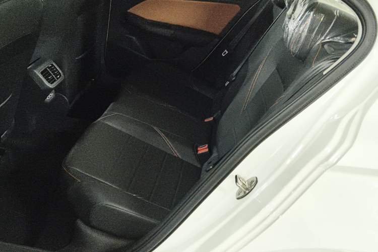 Used Volkswagen Bora 2026 200TSI DSG Yuexing Navigation Edition Left Rear Seat