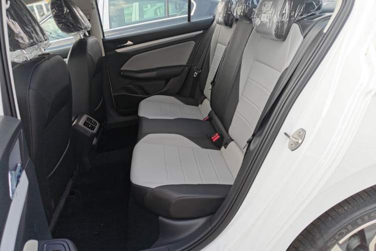 Used Volkswagen Bora 2026 200TSI DSG Yuexing Navigation Edition Left Rear Seat