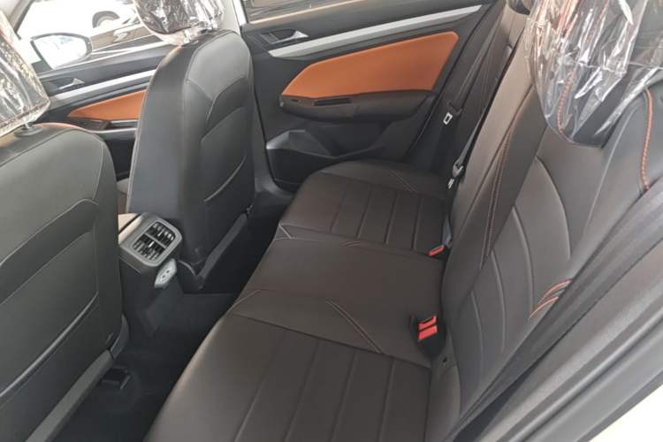 Used Volkswagen Bora 2026 200TSI DSG Yuexing Navigation Edition Left Rear Seat