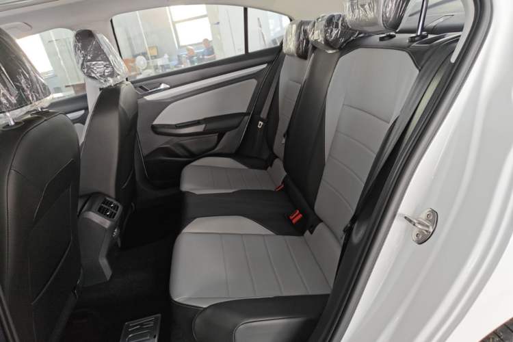 Used Volkswagen Bora 2026 200TSI DSG Yuexing Navigation Edition Left Rear Seat