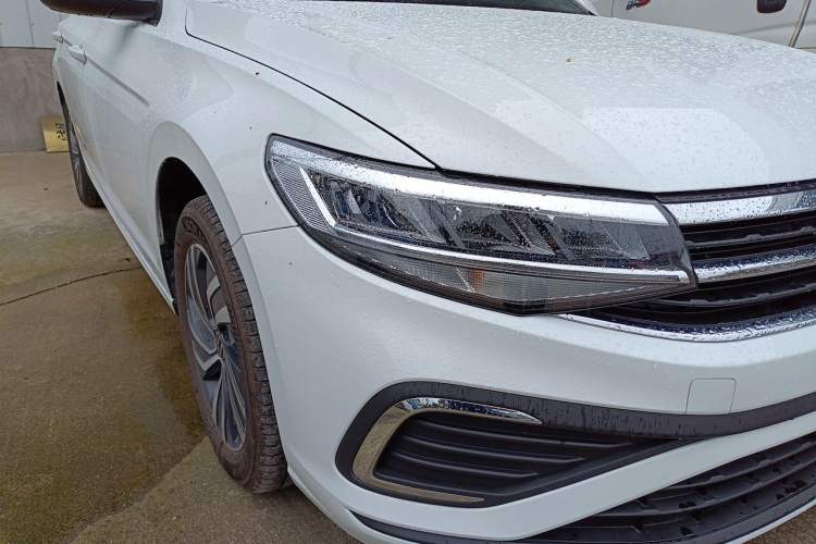 Used Volkswagen Bora 2026 200TSI DSG Yuexing Navigation Edition Right Front Headlight