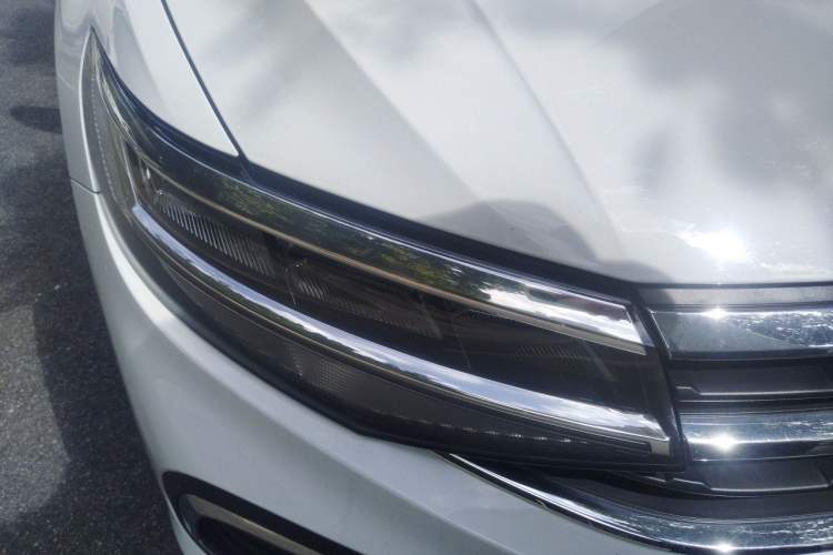 Used Volkswagen Bora 2026 200TSI DSG Yuexing Navigation Edition Right Front Headlight