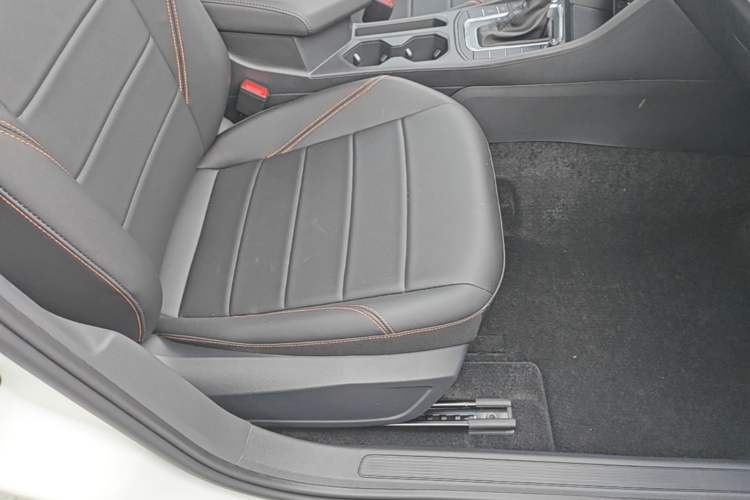 Used Volkswagen Bora 2026 200TSI DSG Yuexing Navigation Edition Right Front Seat