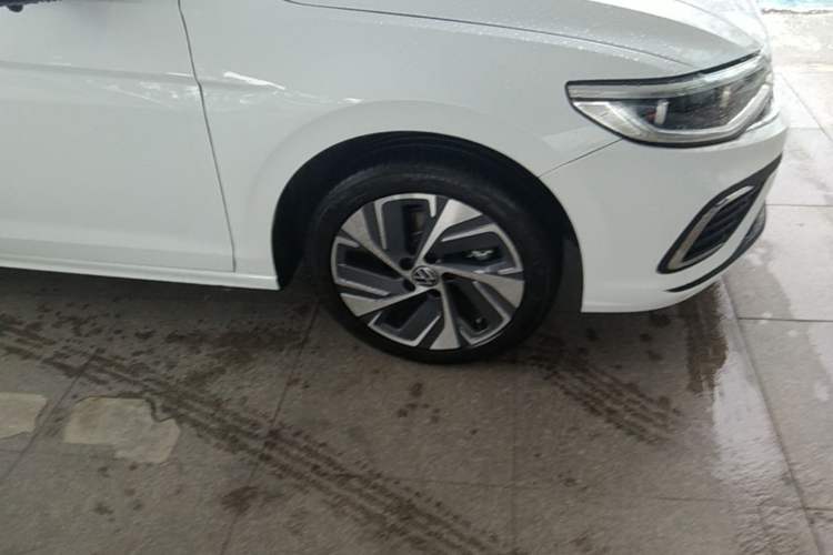 Used Volkswagen Bora 2026 200TSI DSG Yuexing PRO Edition Right Front Wheel Hub