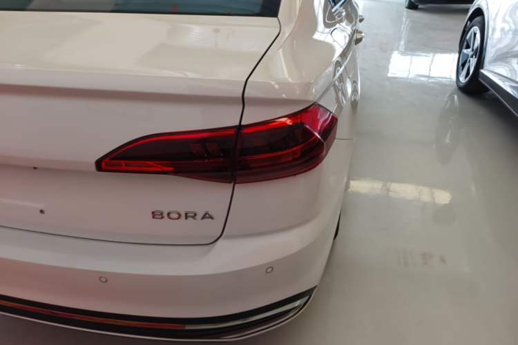 Used Volkswagen Bora 2026 200TSI DSG Yuexing Navigation Edition Right Rear Taillight