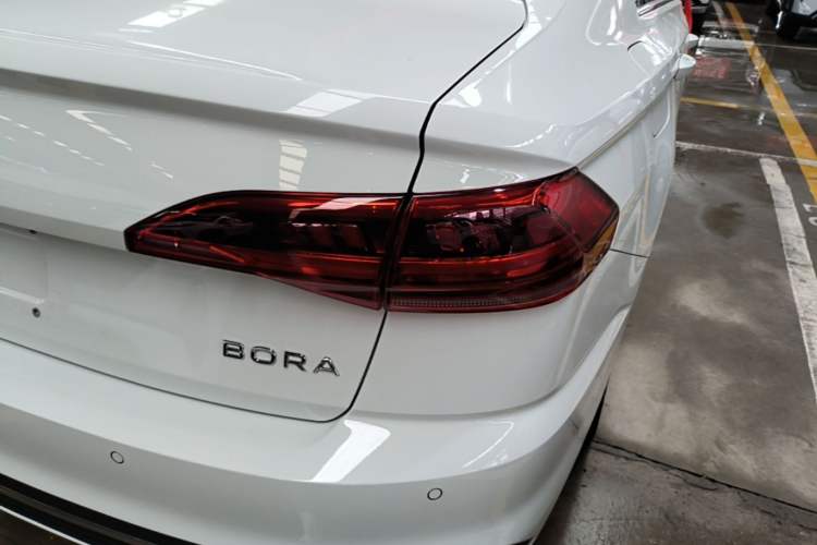 Used Volkswagen Bora 2026 200TSI DSG Yuexing Navigation Edition Right Rear Taillight