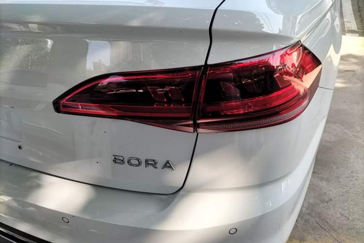 Used Volkswagen Bora 2026 200TSI DSG Yuexing Navigation Edition Right Rear Taillight