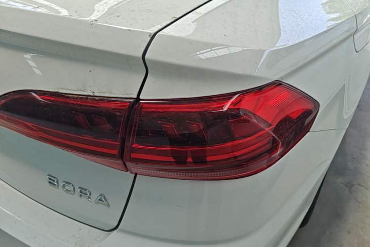 Used Volkswagen Bora 2026 200TSI DSG Yuexing Navigation Edition Right Rear Taillight