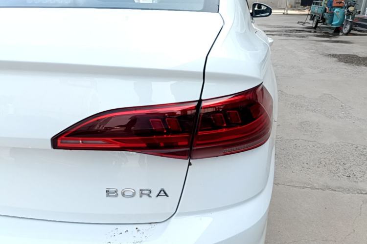 Used Volkswagen Bora 2026 200TSI DSG Yuexing Navigation Edition Right Rear Taillight
