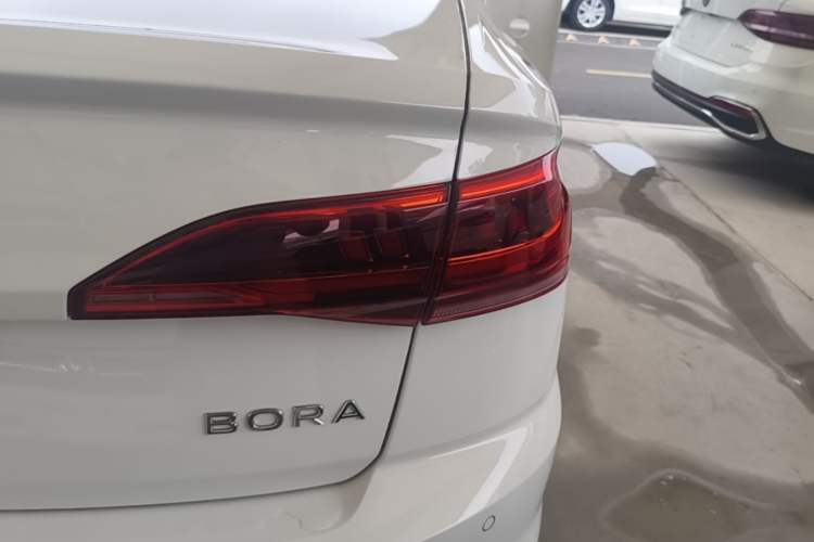 Used Volkswagen Bora 2026 200TSI DSG Yuexing Navigation Edition Right Rear Taillight