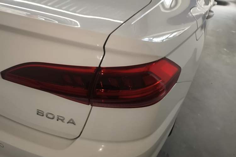 Used Volkswagen Bora 2026 200TSI DSG Yuexing Navigation Edition Right Rear Taillight