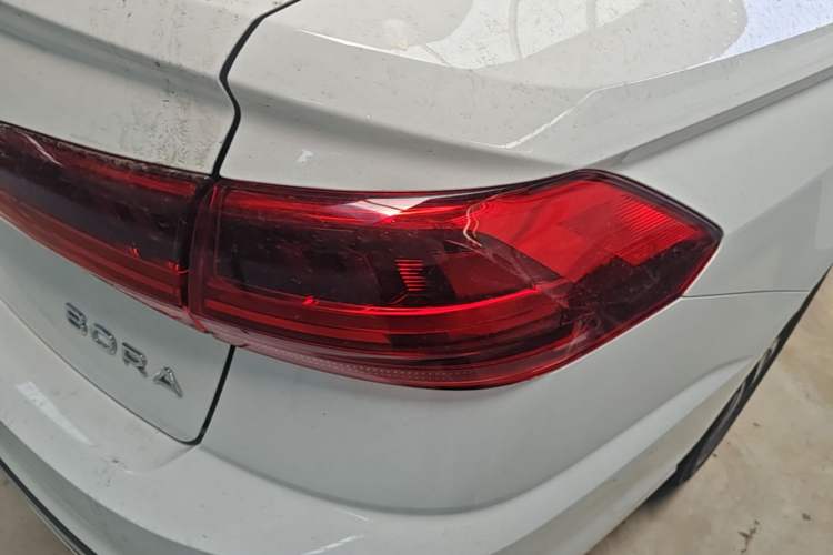Used Volkswagen Bora 2026 200TSI DSG Yuexing Navigation Edition Right Rear Taillight