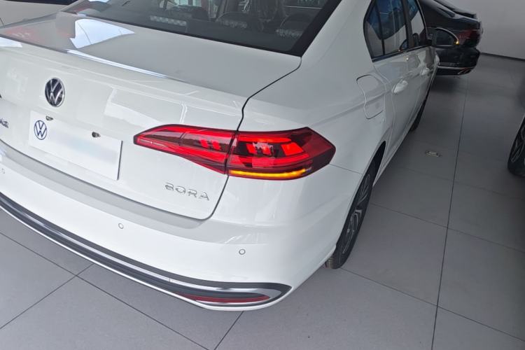 Used Volkswagen Bora 2026 200TSI DSG Yuexing Navigation Edition Right Rear Taillight