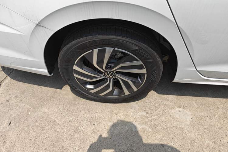 Used Volkswagen Bora 2026 200TSI DSG Yuexing Navigation Edition Right Rear Wheel Hub