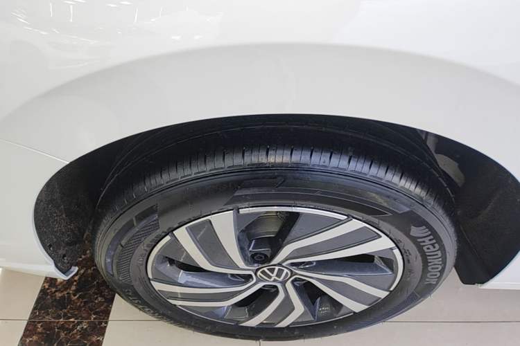 Used Volkswagen Bora 2026 200TSI DSG Yuexing Navigation Edition Right Rear Wheel Hub
