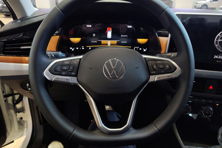 Used Volkswagen Bora 2026 200TSI DSG Yuexing Navigation Edition Steering Wheel