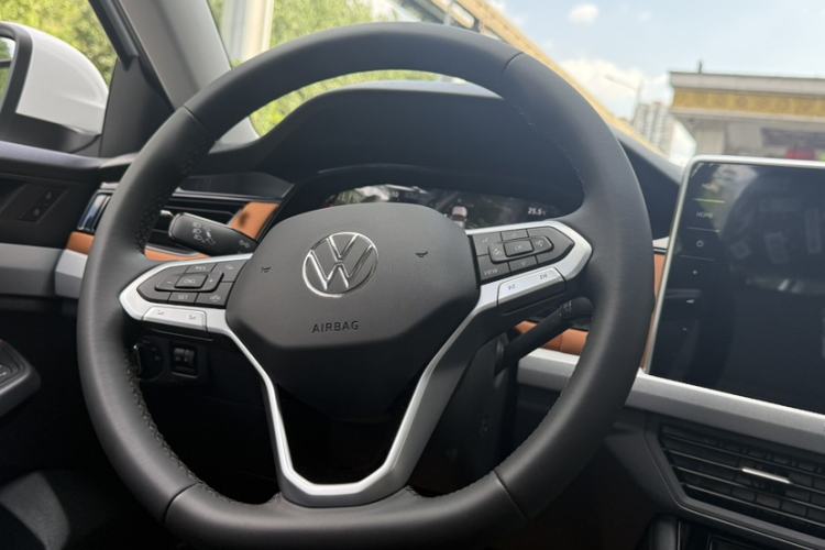 Used Volkswagen Bora 2026 200TSI DSG Yuexing Navigation Edition Steering Wheel