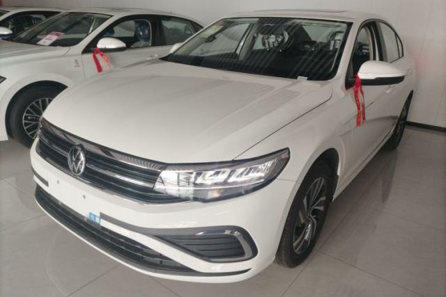 Ojetý Volkswagen Bora 2026 200TSI DSG Yuexing Navigation Edition
