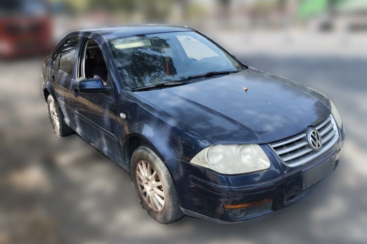 Used Volkswagen Bora Classic 2006 1.6 Manual Fashion TL Front Right 45 Deg