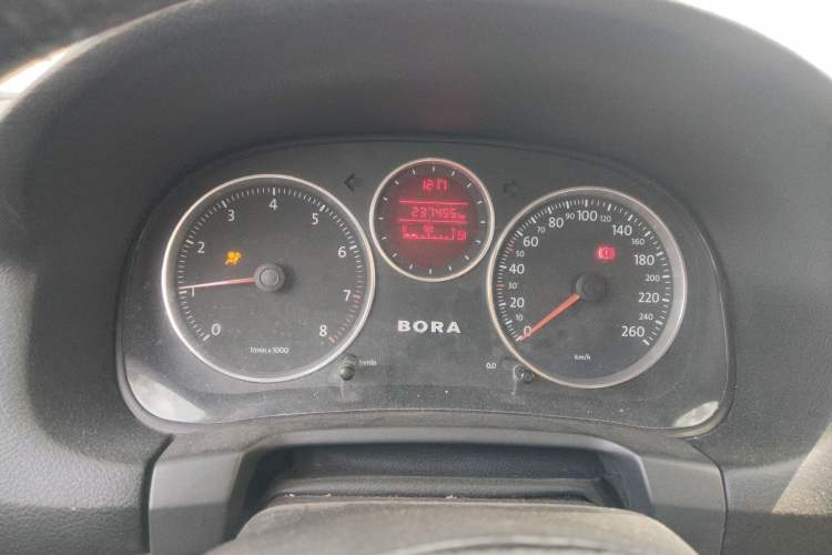 Used Volkswagen Bora Classic 2006 1.6 Manual Fashion TL Instrument Cluster