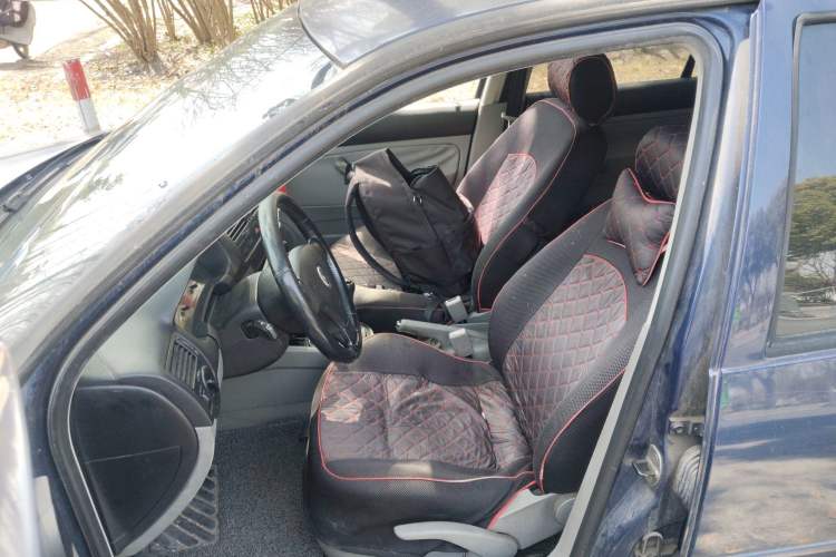 Used Volkswagen Bora Classic 2006 1.6 Manual Fashion TL Left Front Seat