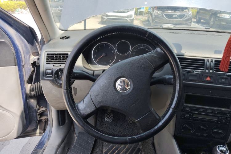 Used Volkswagen Bora Classic 2006 1.6 Manual Fashion TL Steering Wheel
