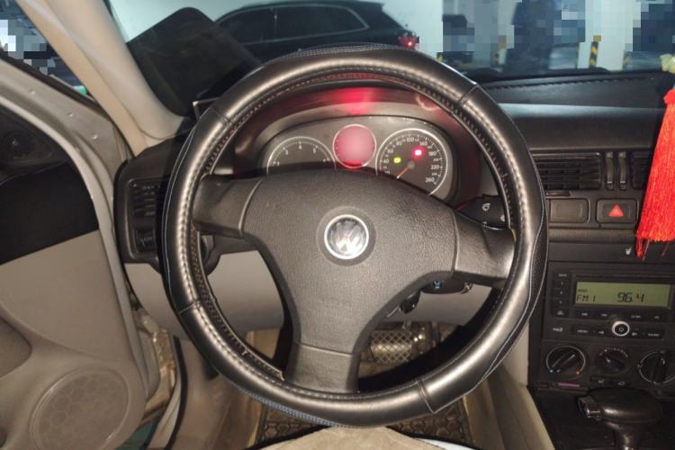Used Volkswagen Bora Classic 2006 1.6 Automatic Fashion TL Steering Wheel