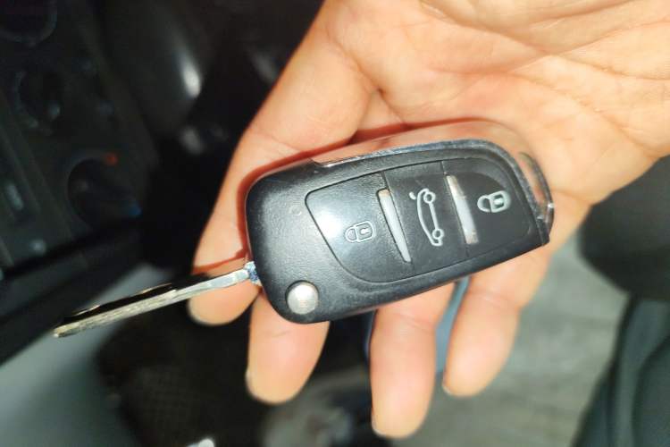 Used Volkswagen Bora Classic 2006 1.6 Automatic Fashion TL Vehicle Key