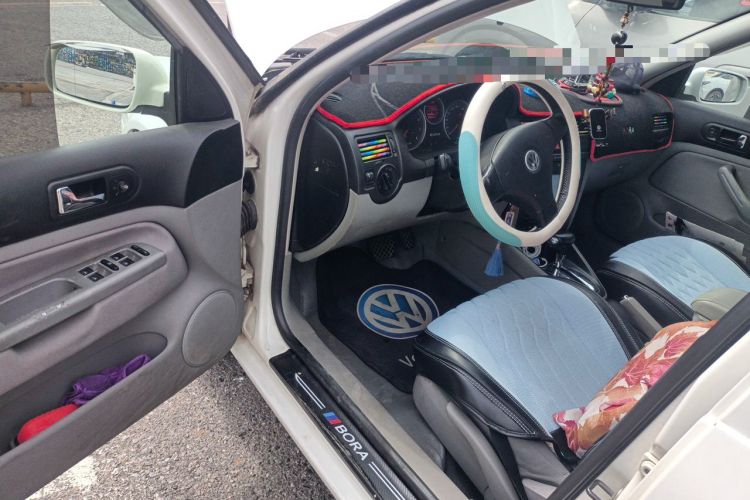 Used Volkswagen Bora Classic 2006 1.6 Automatic Luxury HL Driver Seat