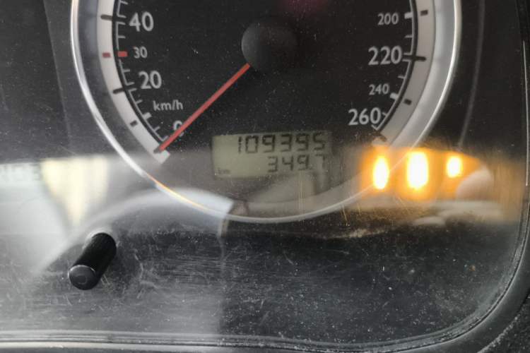 Used Volkswagen Bora Classic 2006 1.6 Automatic Luxury HL Odometer Close Up