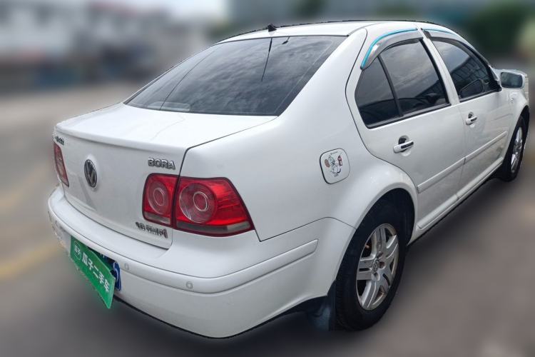Used Volkswagen Bora Classic 2006 1.6 Automatic Luxury HL Rear Right 45 Deg