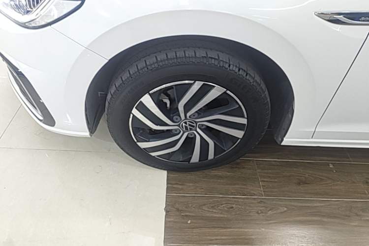 Used Volkswagen Bora Pure Electric 2020 Shan Model Left Front Wheel Hub
