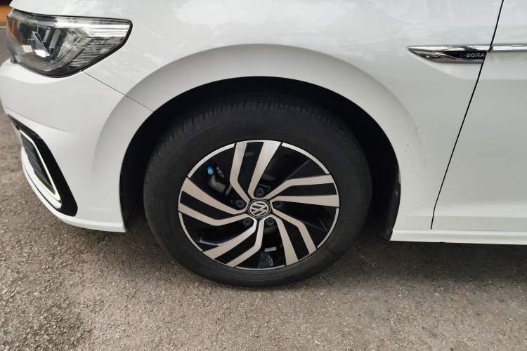 Used Volkswagen Bora Pure Electric 2020 Shan Model Left Front Wheel Hub