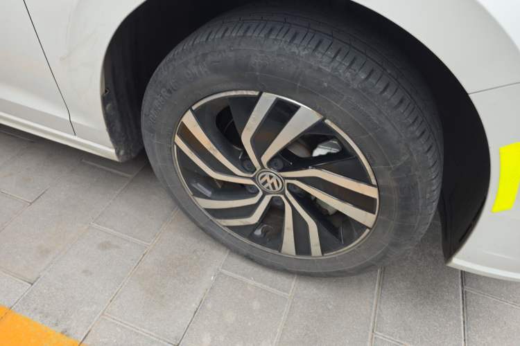 Used Volkswagen Bora Pure Electric 2020 Shan Model Right Front Wheel Hub