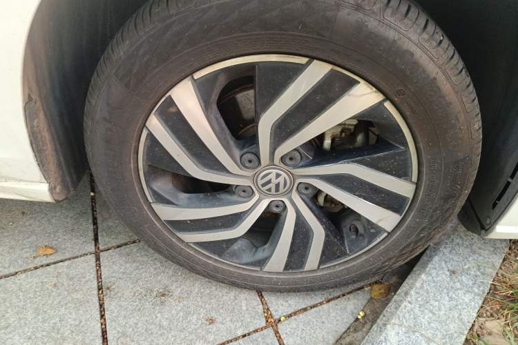 Used Volkswagen Bora Pure Electric 2020 Shan Model Right Front Wheel Hub